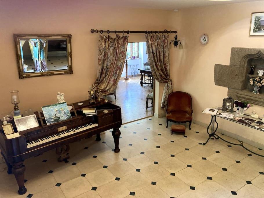 La Forge De La Coudraie Bed & Breakfast Pleugueneuc Eksteriør bilde