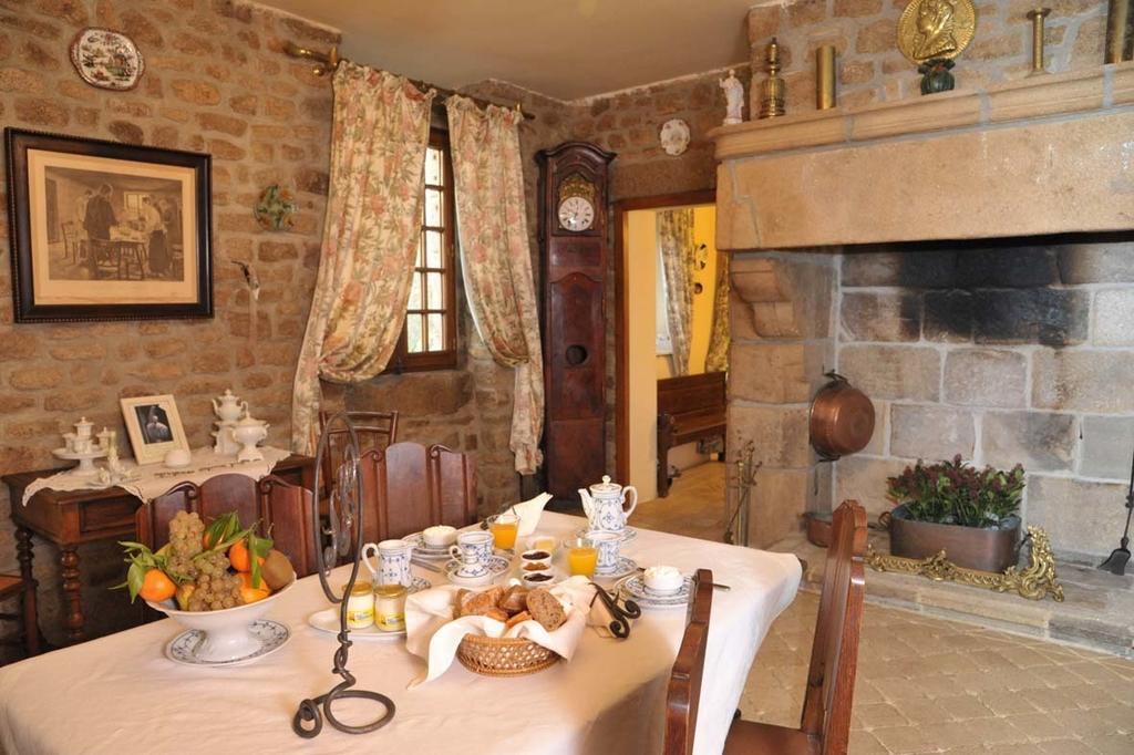 La Forge De La Coudraie Bed & Breakfast Pleugueneuc Eksteriør bilde